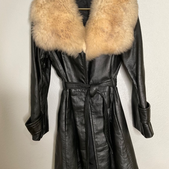 Vintage  Sears 70’s Women’s Black leather Knee Length Coat W/Fur Collar Belted S - Picture 2 of 11